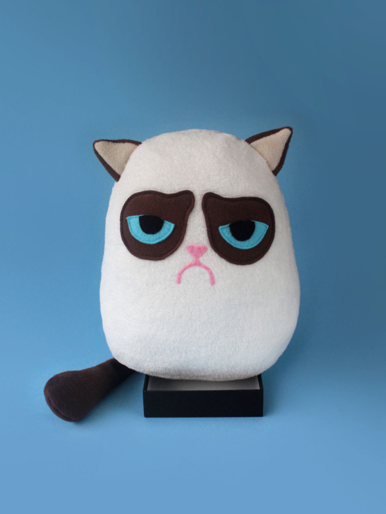 Grumpy Cat plushie